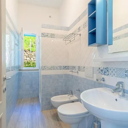 Apartment Stunning In With Wifi Framura
